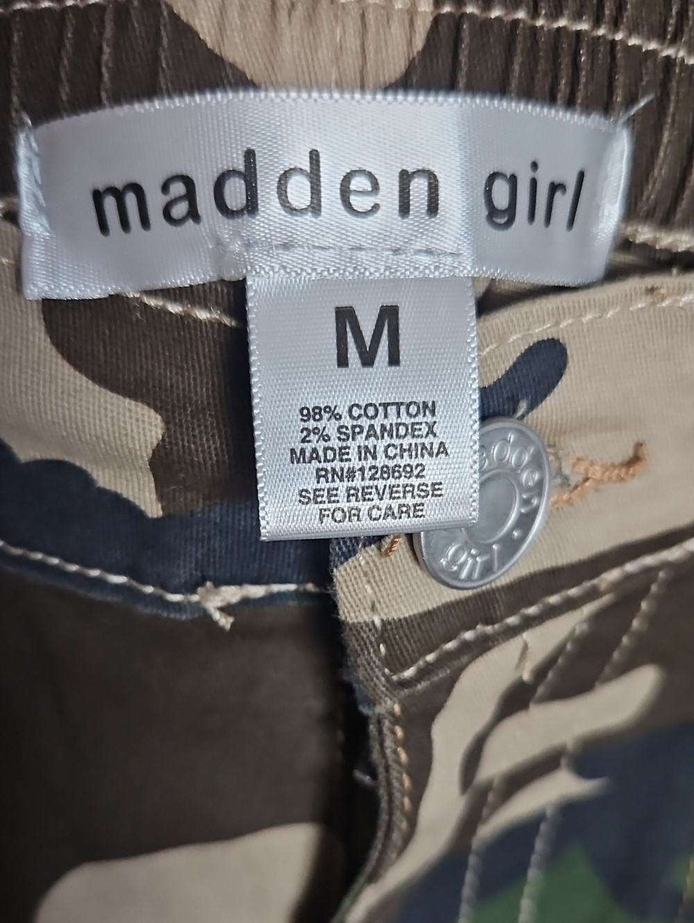 Madden Girl High Waist Camo Cargo Pants - Picture 2 of 8